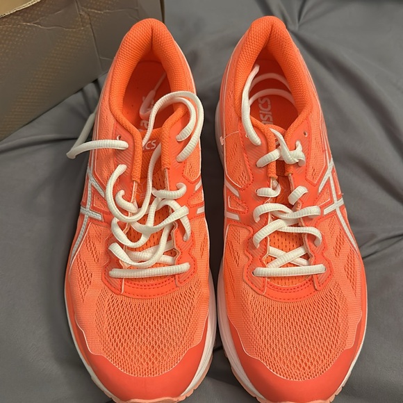 Women’s Asics sneakers - Picture 6 of 6